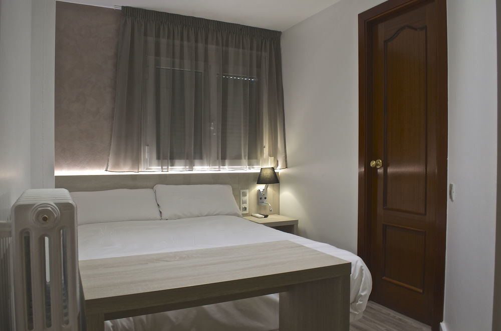 Hostal Soler Sant Joan De Villatorrada Extérieur photo